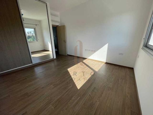 5-bedroom villa to rent: https://www.bazaraki.com/adv/5797382_5-bedroom-villa-to-rent (www.bazaraki.com)