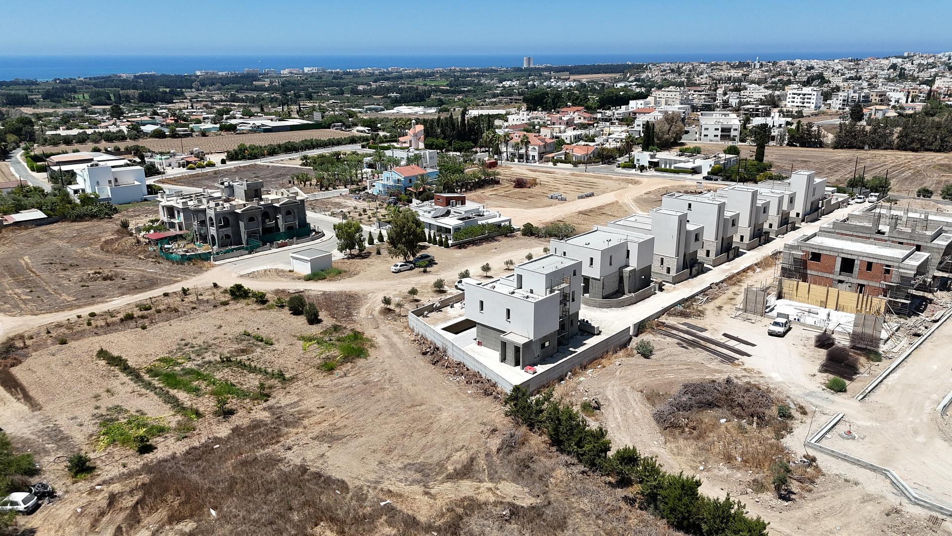 New 3-bedroom villa in Paphos № 153708: https://dom.com.cy/en/catalog/sale/153708/ (dom.com.cy)