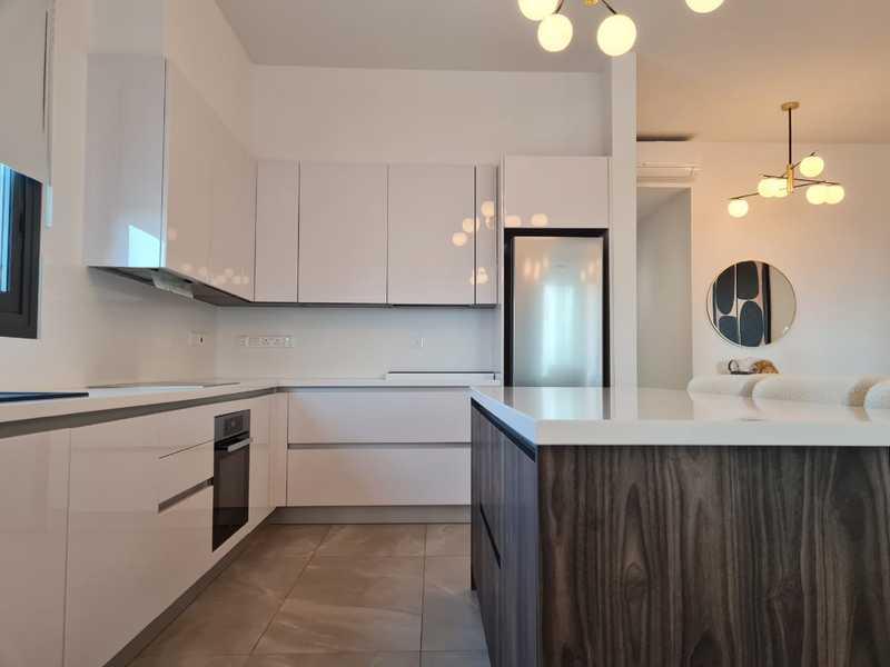 3-bedroom penthouse for sale: https://www.bazaraki.com/adv/5794749_3-bedroom-penthouse-for-sale (www.bazaraki.com)