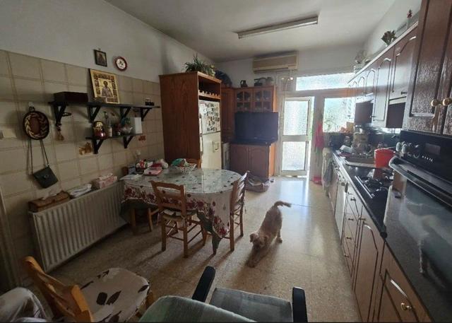 For Sale, Three-Bedroom Semi-Detached House in Pallouriotissa: https://www.offer.com.cy/en/for-sale-three-bedroom-semi-detached-house-in-pallouriotissa/21-816794/ (www.offer.com.cy)