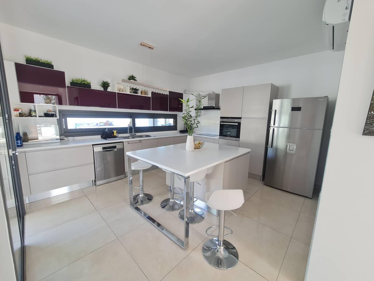 New 4-bedroom villa in Larnaca №153333: https://dom.com.cy/en/catalog/rent/153333/ (dom.com.cy)