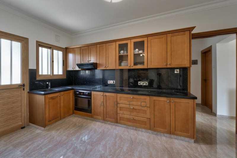  3-bedroom villa to rent: https://www.bazaraki.com/adv/5793263_3-bedroom-villa-to-rent (www.bazaraki.com)