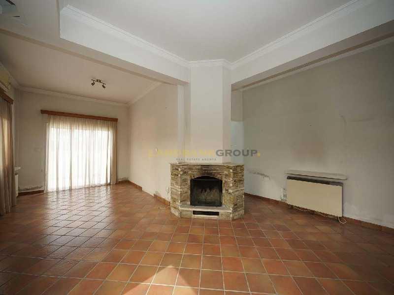 4-bedroom semi-detached for sale: https://www.bazaraki.com/adv/5786342_4-bedroom-semi-detached-for-sale (www.bazaraki.com)