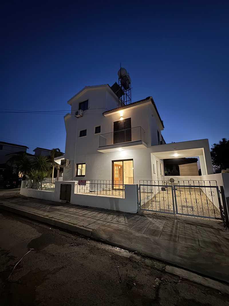 3-bedroom detached house to rent: https://www.bazaraki.com/adv/5799643_3-bedroom-detached-house-to-rent (www.bazaraki.com)
