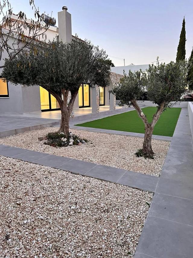 3 bedroom detached house in Episkopi: https://www.facebook.com/marketplace/item/1774697746734035 (www.facebook.com)