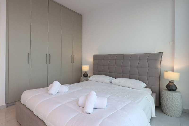 5-bedroom villa for sale: https://www.bazaraki.com/adv/5787578_5-bedroom-villa-for-sale (www.bazaraki.com)