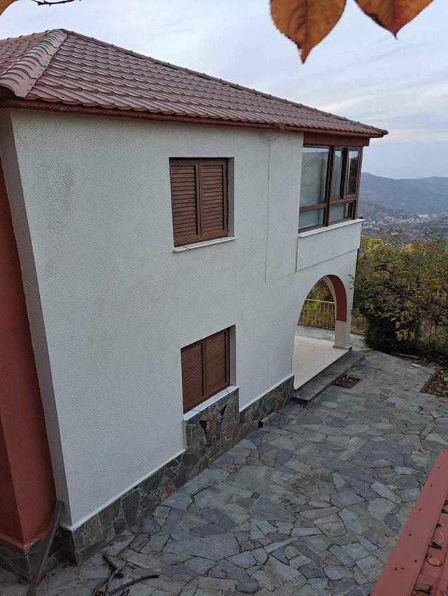 4-bedroom villa to rent: https://www.bazaraki.com/adv/5791072_4-bedroom-villa-to-rent (www.bazaraki.com)