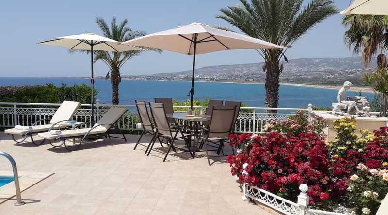 Luxury detached seafront villa: https://www.bazaraki.com/adv/5786494_luxury-detached-seafront-villa (www.bazaraki.com)