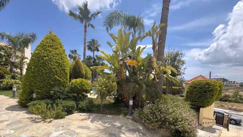 4-bedroom villa for sale: https://www.bazaraki.com/adv/5790833_4-bedroom-villa-for-sale (www.bazaraki.com)