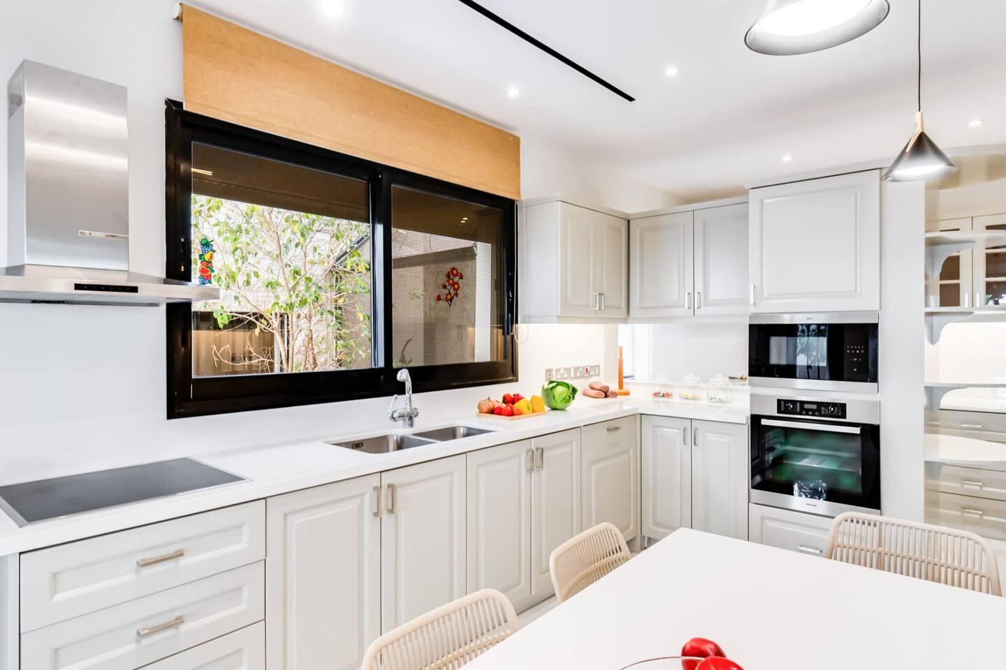 5-bedroom apartment in Paphos №152852: https://dom.com.cy/en/catalog/rent/152852/ (dom.com.cy)