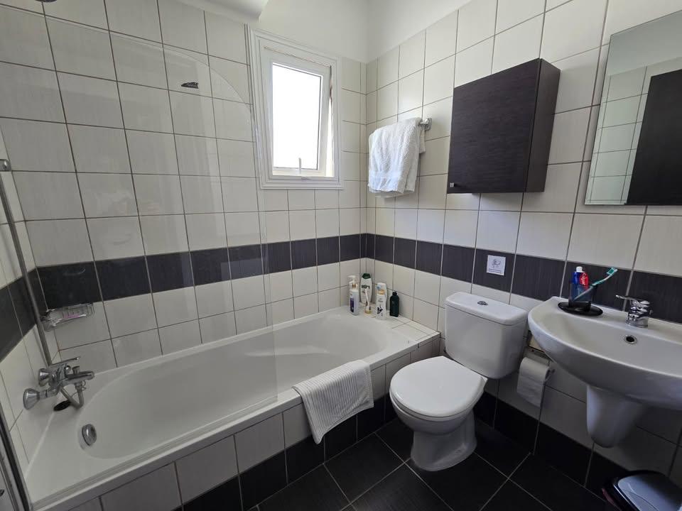 2 Beds 2 Baths Apartment/condo: https://www.facebook.com/marketplace/item/1320141852390869 (www.facebook.com)