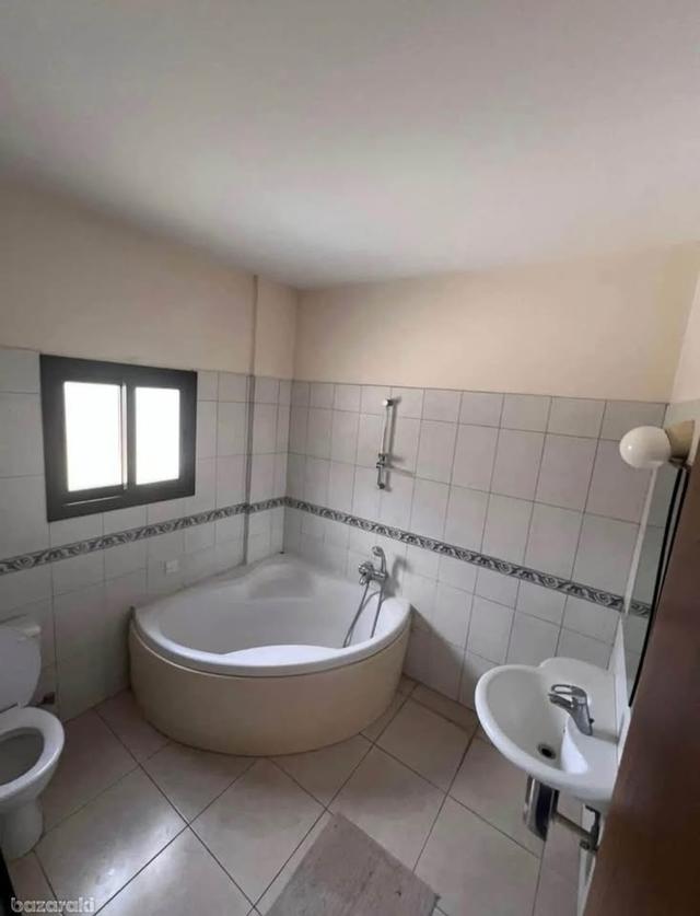 Amazing house for rent: https://www.facebook.com/marketplace/item/1890215501792125 (www.facebook.com)
