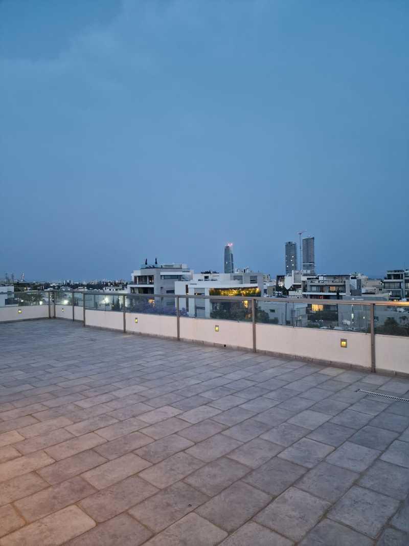 3-bedroom penthouse to rent: https://www.bazaraki.com/adv/5797354_3-bedroom-penthouse-to-rent (www.bazaraki.com)