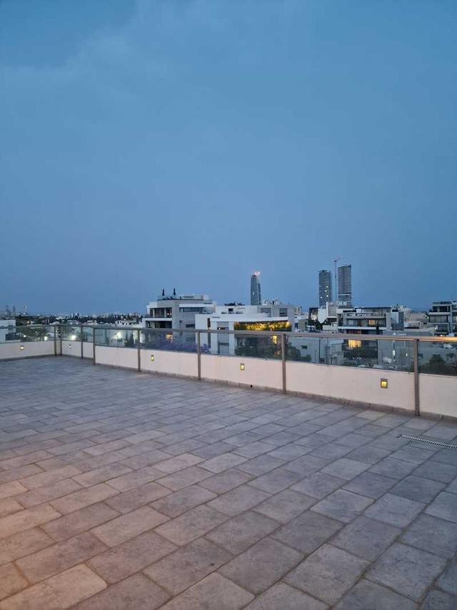 3-bedroom penthouse to rent: https://www.bazaraki.com/adv/5797354_3-bedroom-penthouse-to-rent (www.bazaraki.com)