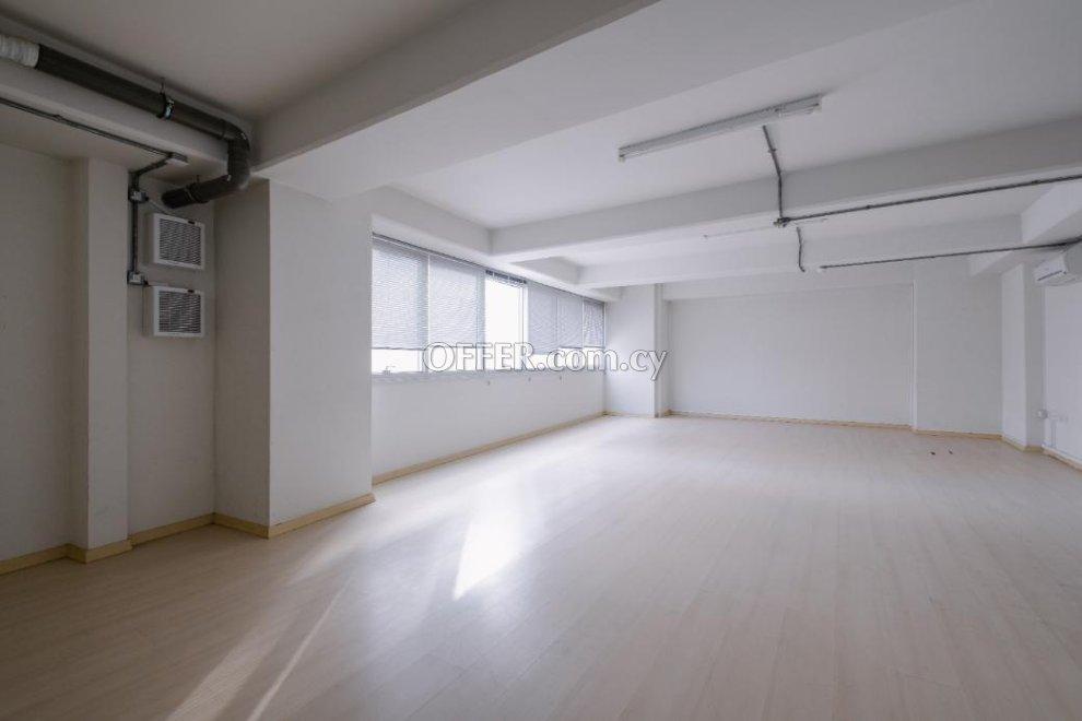Office in Trypiotis Nicosia: https://www.offer.com.cy/en/office-in-trypiotis-nicosia/21-816317/ (www.offer.com.cy)