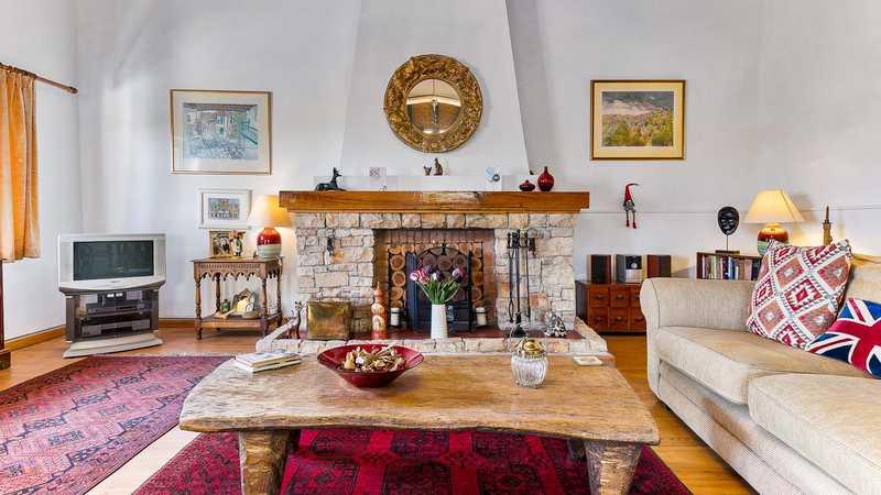3-bedroom semi-detached for sale: https://www.bazaraki.com/adv/5795159_3-bedroom-semi-detached-for-sale (www.bazaraki.com)