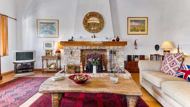 3-bedroom semi-detached for sale: https://www.bazaraki.com/adv/5795159_3-bedroom-semi-detached-for-sale (www.bazaraki.com)