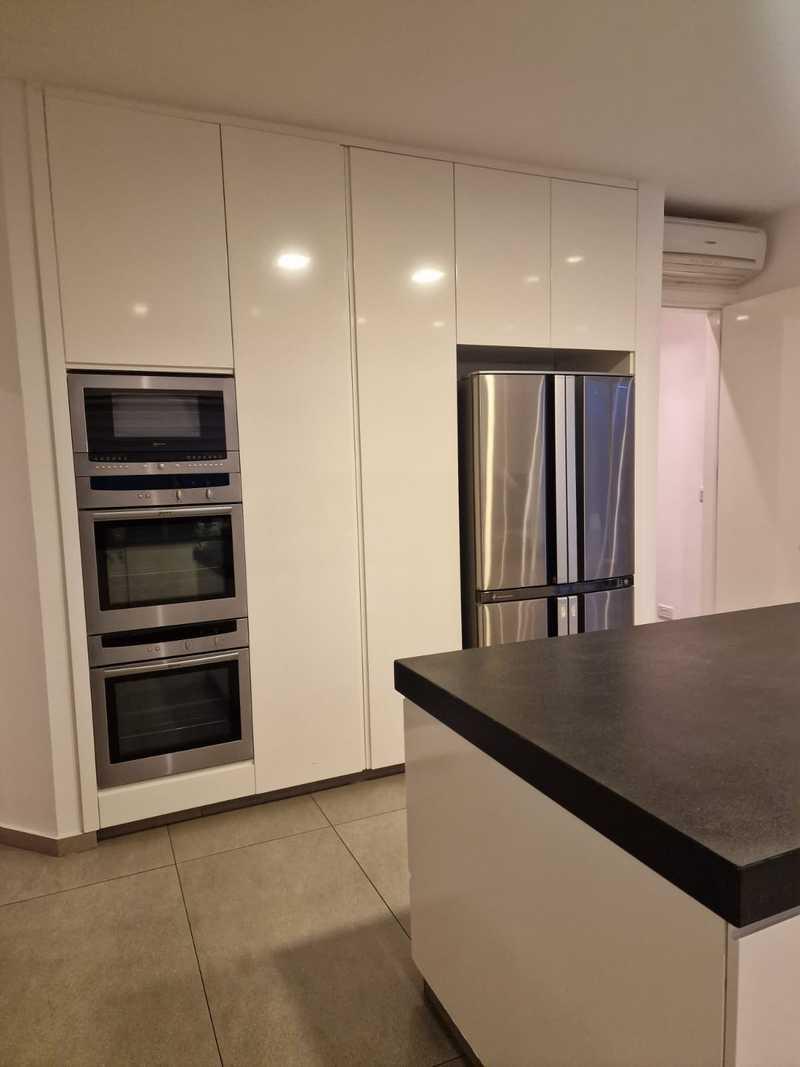 3-bedroom penthouse to rent: https://www.bazaraki.com/adv/5797354_3-bedroom-penthouse-to-rent (www.bazaraki.com)