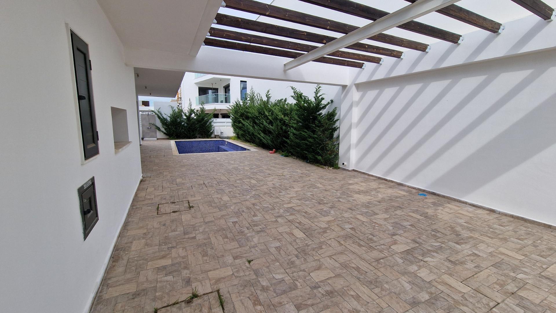 3-bedroom villa in Larnaca №153334: https://dom.com.cy/en/catalog/rent/153334/ (dom.com.cy)