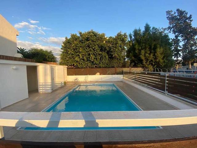 2-bedroom apartment to rent: https://www.bazaraki.com/adv/5795275_2-bedroom-apartment-to-rent (www.bazaraki.com)