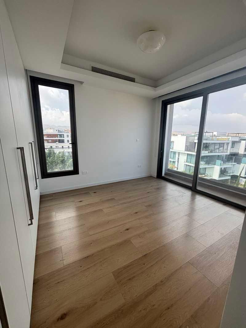 4-bedroom penthouse to rent: https://www.bazaraki.com/adv/5799588_4-bedroom-penthouse-to-rent (www.bazaraki.com)