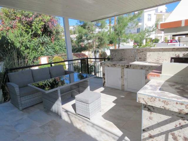 4-bedroom detached house to rent: https://www.bazaraki.com/adv/5798352_4-bedroom-detached-house-to-rent (www.bazaraki.com)