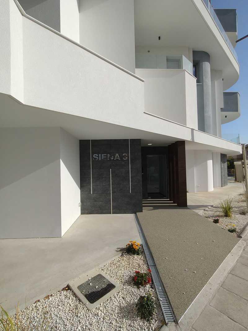 Brand new rooftop apartment penthouse: https://www.bazaraki.com/adv/5796436_brand-new-rooftop-apartment-penthause (www.bazaraki.com)