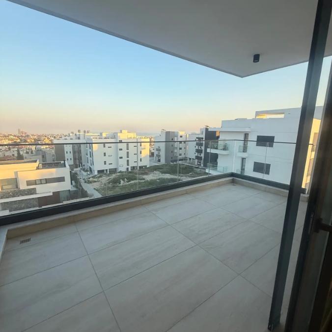 3-bedroom penthouse in Limassol №152796: https://dom.com.cy/en/catalog/rent/152796/ (dom.com.cy)