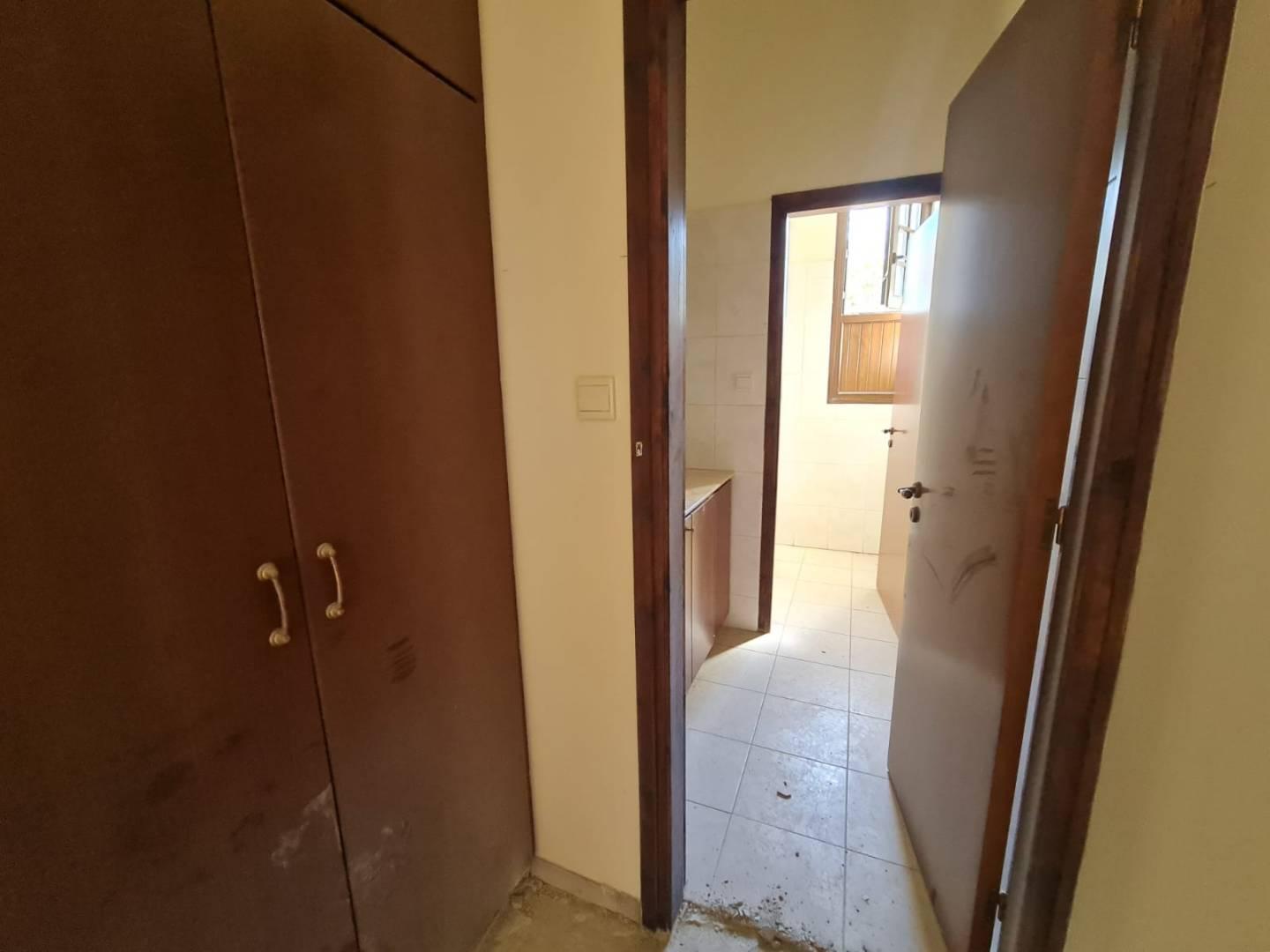 5-bedroom villa in Larnaca № 153151: https://dom.com.cy/en/catalog/sale/153151/ (dom.com.cy)