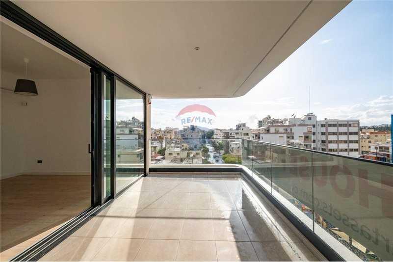 3-bedroom penthouse for sale: https://www.bazaraki.com/adv/5798073_3-bedroom-penthouse-for-sale (www.bazaraki.com)
