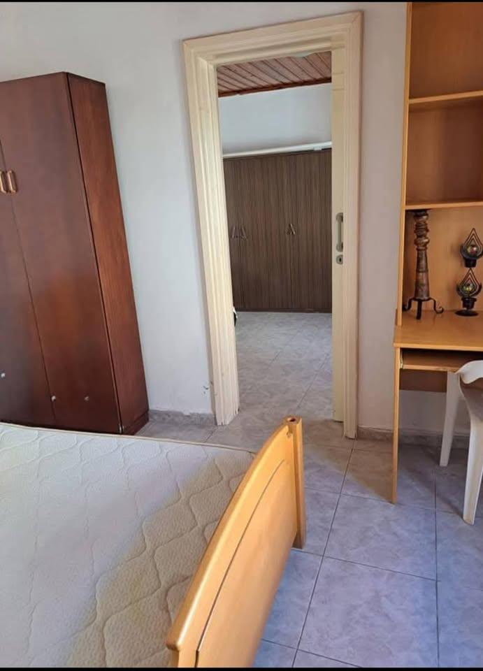 Ενοικιαζονται βοηθητικα: https://www.facebook.com/marketplace/item/1197774045234590 (www.facebook.com)