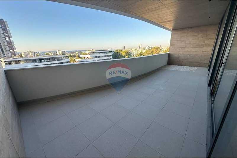 3-bedroom apartment for sale: https://www.bazaraki.com/adv/5798083_3-bedroom-apartment-for-sale (www.bazaraki.com)