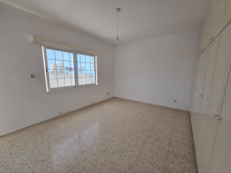 3 Beds 2 Baths House: https://www.facebook.com/marketplace/item/622762424144560 (www.facebook.com)