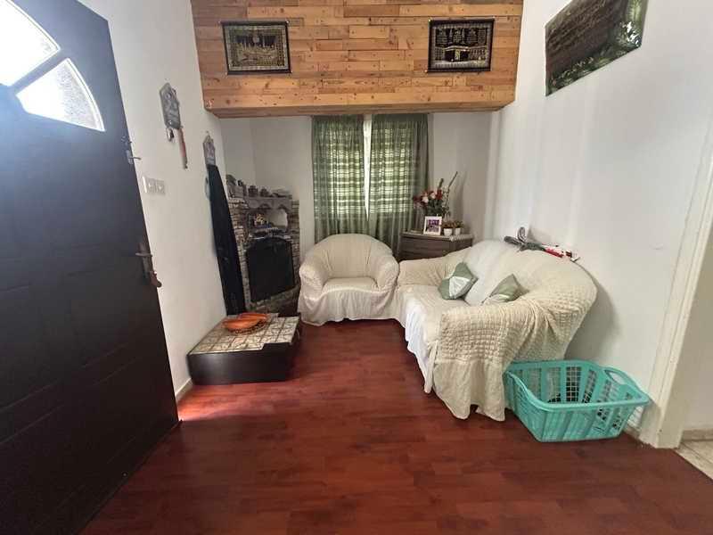 3-bedroom semi-detached for sale: https://www.bazaraki.com/adv/5794778_3-bedroom-semi-detached-for-sale (www.bazaraki.com)
