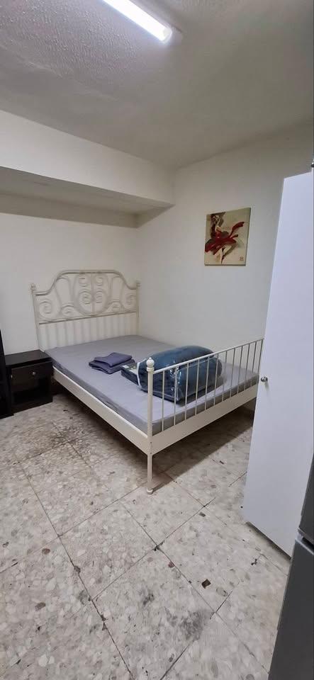 Studio: https://www.facebook.com/marketplace/item/987787830180102 (www.facebook.com)