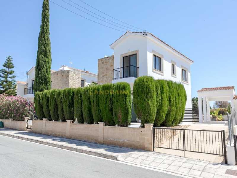 3-bedroom villa for sale: https://www.bazaraki.com/adv/5798669_3-bedroom-villa-for-sale (www.bazaraki.com)