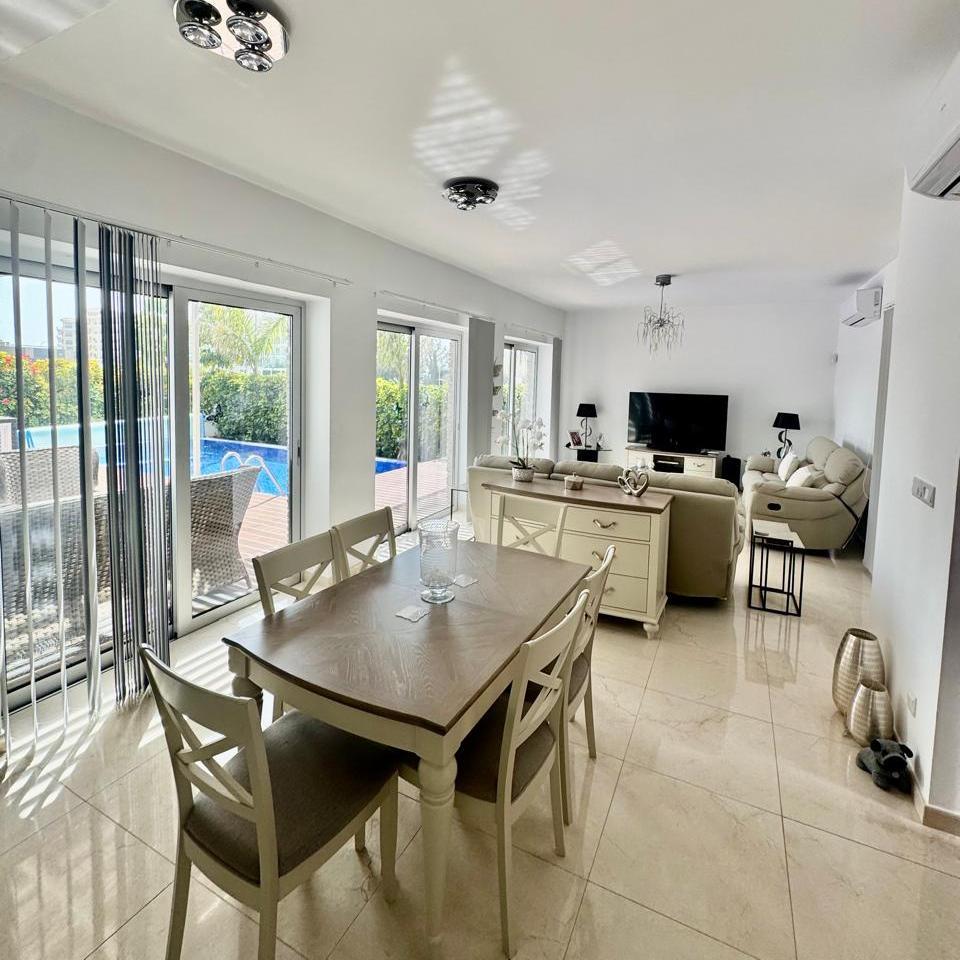 7-bedroom villa in Paphos № 153395: https://dom.com.cy/en/catalog/sale/153395/ (dom.com.cy)