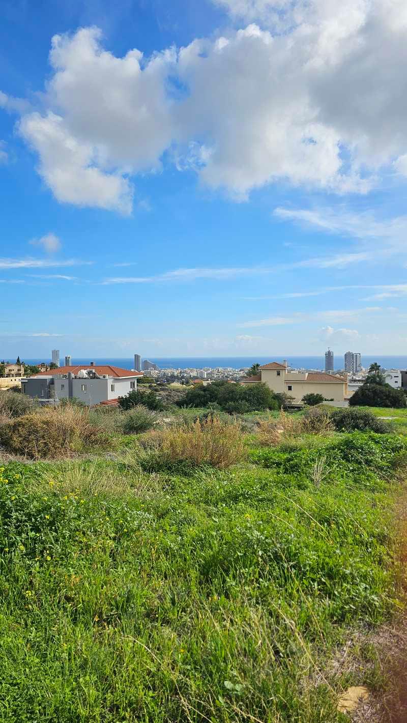 Residential land 3551 m²: https://www.bazaraki.com/adv/5791289_residential-land-3551-m2 (www.bazaraki.com)