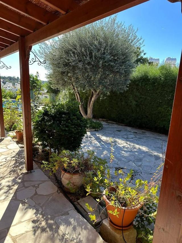 2 Bedroom Bungalow For Rent: https://www.zyprus.com/property/39368/2-bedrooms-house-bungalow-in-tala-paphos (www.zyprus.com)