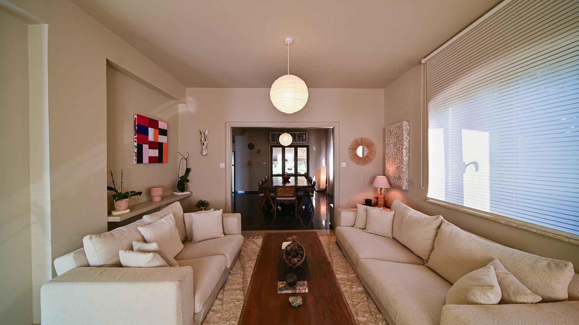 6-bedroom villa in Larnaca № 153177: https://dom.com.cy/en/catalog/sale/153177/ (dom.com.cy)