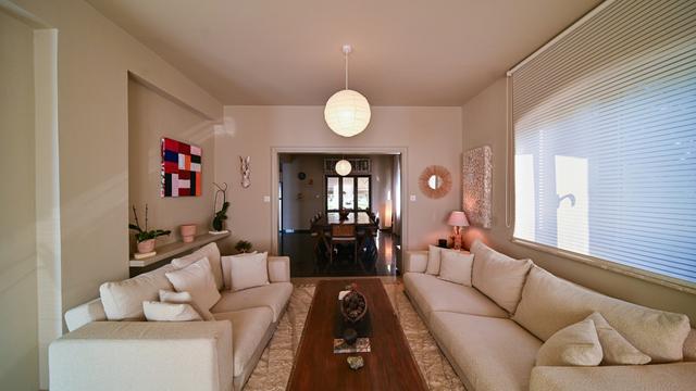 6-bedroom villa in Larnaca № 153177: https://dom.com.cy/en/catalog/sale/153177/ (dom.com.cy)