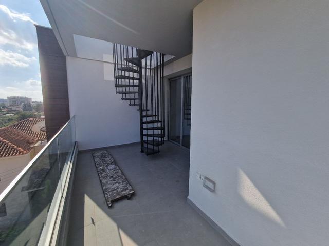 New 2-bedroom penthouse in Larnaca № 153918: https://dom.com.cy/en/catalog/sale/153918/ (dom.com.cy)