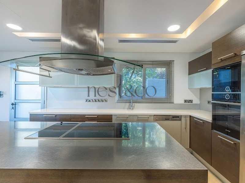 6-bedroom villa for sale: https://www.bazaraki.com/adv/5796839_6-bedroom-villa-for-sale (www.bazaraki.com)