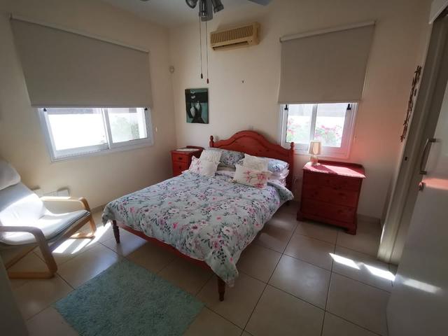 3 beds 3 baths House: https://www.facebook.com/marketplace/item/1168076038336278 (www.facebook.com)