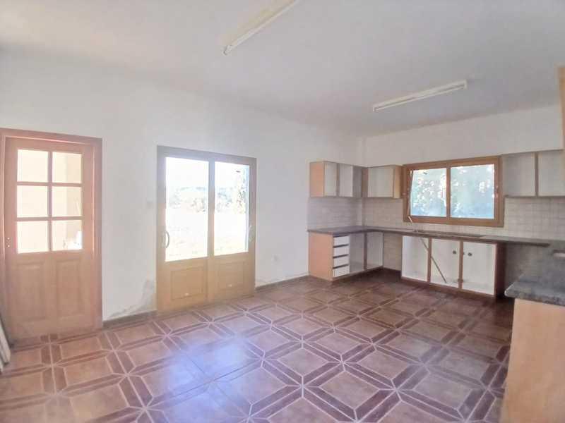 5-bedroom villa for sale: https://www.bazaraki.com/adv/5789297_5-bedroom-villa-for-sale (www.bazaraki.com)