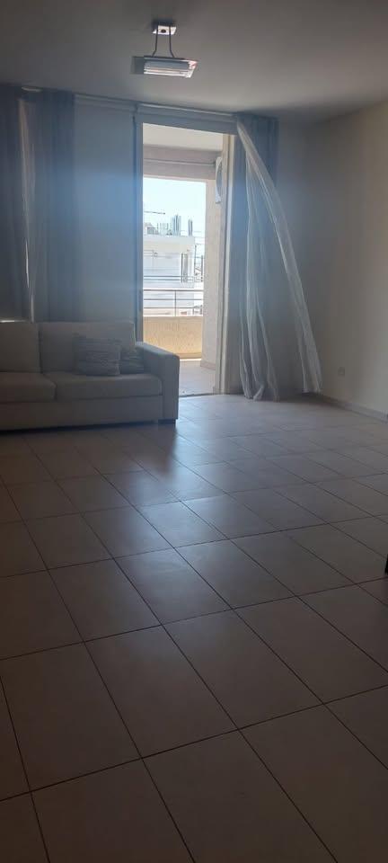 3 Beds 1 Bath Apartment/condo: https://www.facebook.com/marketplace/item/1193185722031928 (www.facebook.com)
