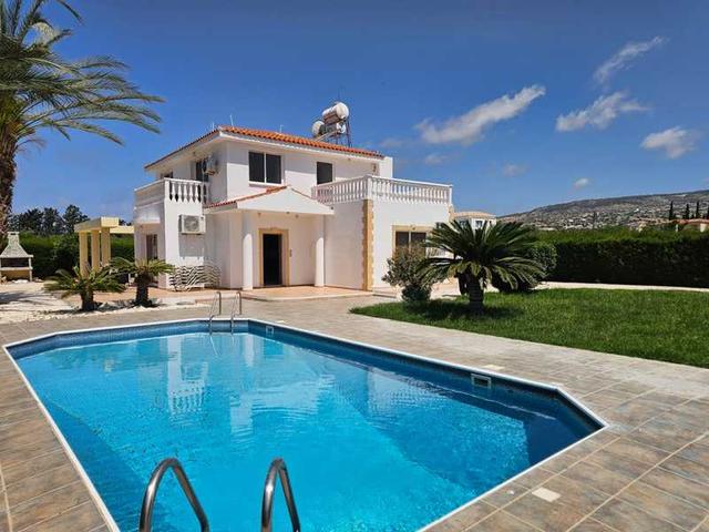 3-bedroom villa to rent: https://www.bazaraki.com/adv/5797194_3-bedroom-villa-to-rent (www.bazaraki.com)