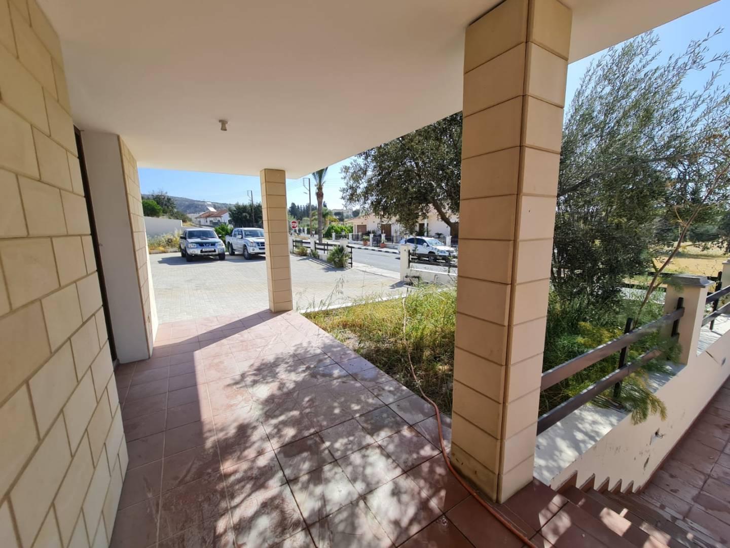 5-bedroom villa in Larnaca № 153151: https://dom.com.cy/en/catalog/sale/153151/ (dom.com.cy)