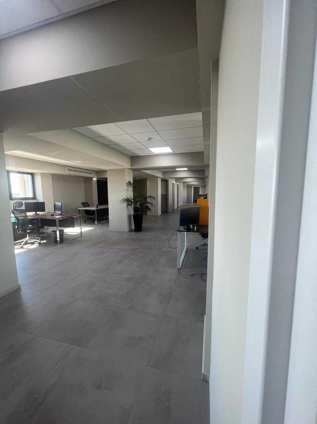 Luxury office available for rent.commercial bulding open space office: https://www.bazaraki.com/adv/5794597_luxury-office-available-for-rent-open-space-of-550sqm-modern-industrial-buildin (www.bazaraki.com)