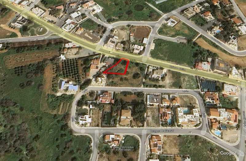 Residential land 661 m²: https://www.bazaraki.com/adv/5790842_residential-land-661-m2 (www.bazaraki.com)
